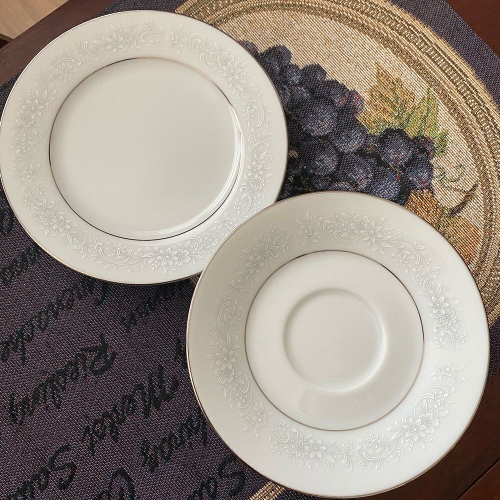 EUC Noritake Cumberland Fine China Set – 6 Pieces (Floral & Silver Trim)